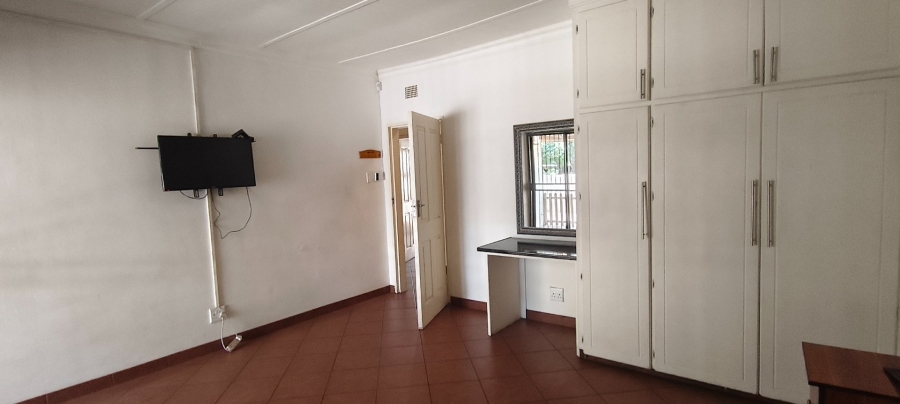 9 Bedroom Property for Sale in Generaal De Wet Free State